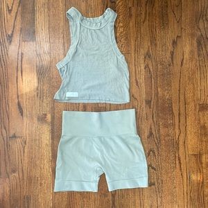 Set Active Top & Shorts in Rain